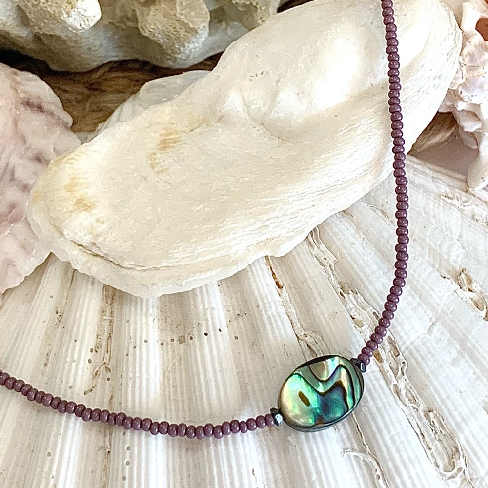 Mother of Pearl & Mauve Beaded Necklace - Picture 2 of 4